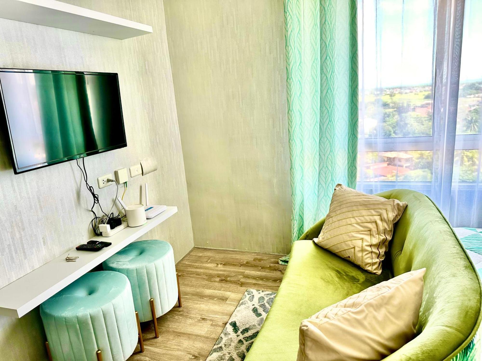 Lovely Studio Condominiums At Mesavirre Garden Residences באקולוד מראה חיצוני תמונה